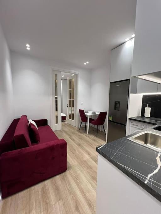 Spacious Apartment Ish-Blloku Area Tirana Esterno foto