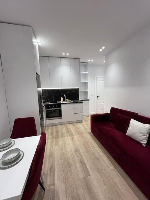 Spacious Apartment Ish-Blloku Area Tirana Esterno foto